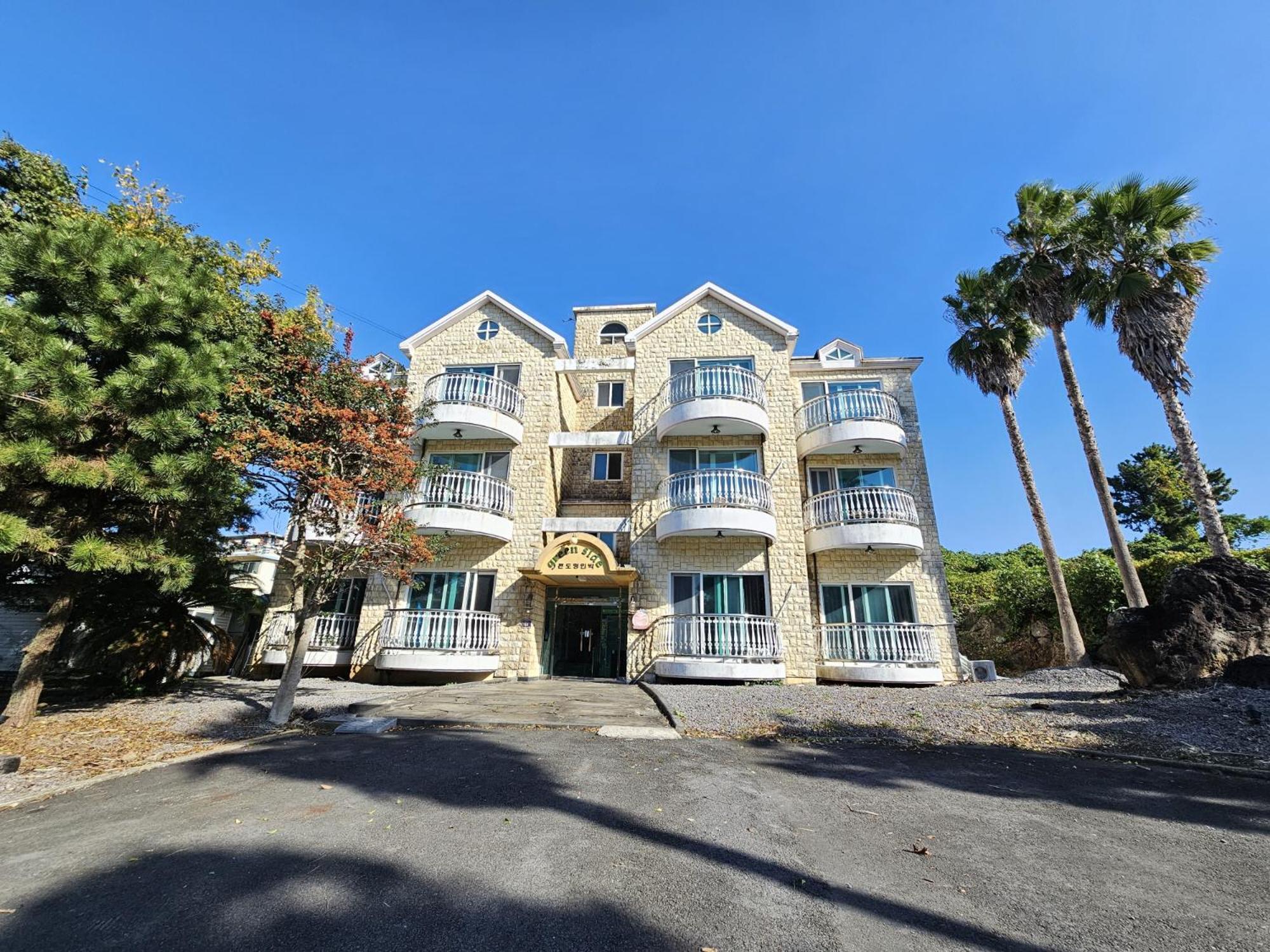Greenside Pension Seogwipo Exterior photo