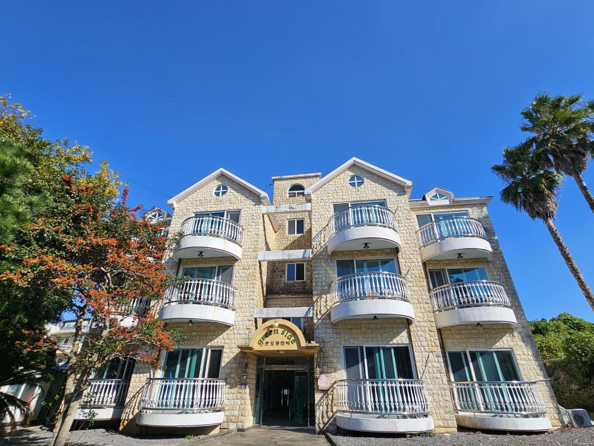 Greenside Pension Seogwipo Exterior photo